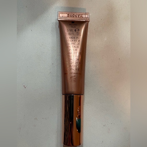 Charlotte Tilbury Liquid Highlighter Wand in Pillow Talk - Picture 2 of 2